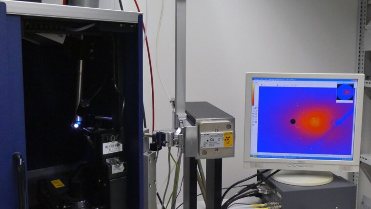 A single-crystal X-ray diffractometer