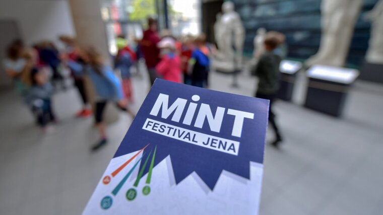 Zum 3. MINT-Festival Jena 2023 gibt es ein umfangreiches Programm für Schulklassen und zahlreiche Angebote für die interessierte Öffentlichkeit.