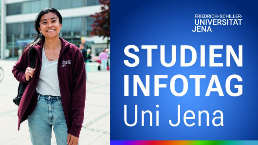 Studentin auf Campus - Studieninfotag Uni Jena 2024