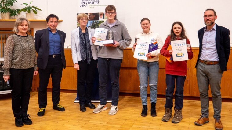 Einige der Siegerinnen und Sieger zur Thüringer Landesrunde des Schülerwettbewerbs „Chemie - die stimmt!“ am 13.3.2024