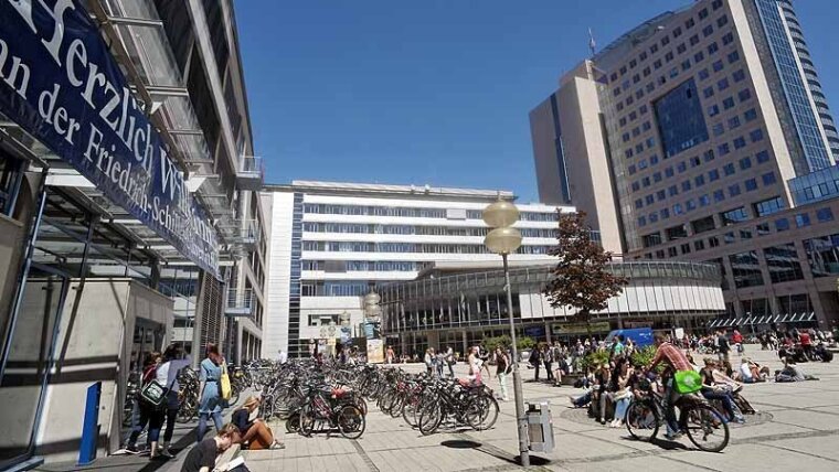 Campus Ernst-Abbe-Platz der Friedrich-Schiller-Universität Jena.